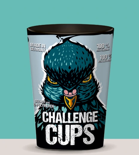 Beispiel für einen Mehrwegbecher mit 0,3 l mit blauem Challenge Cups Design